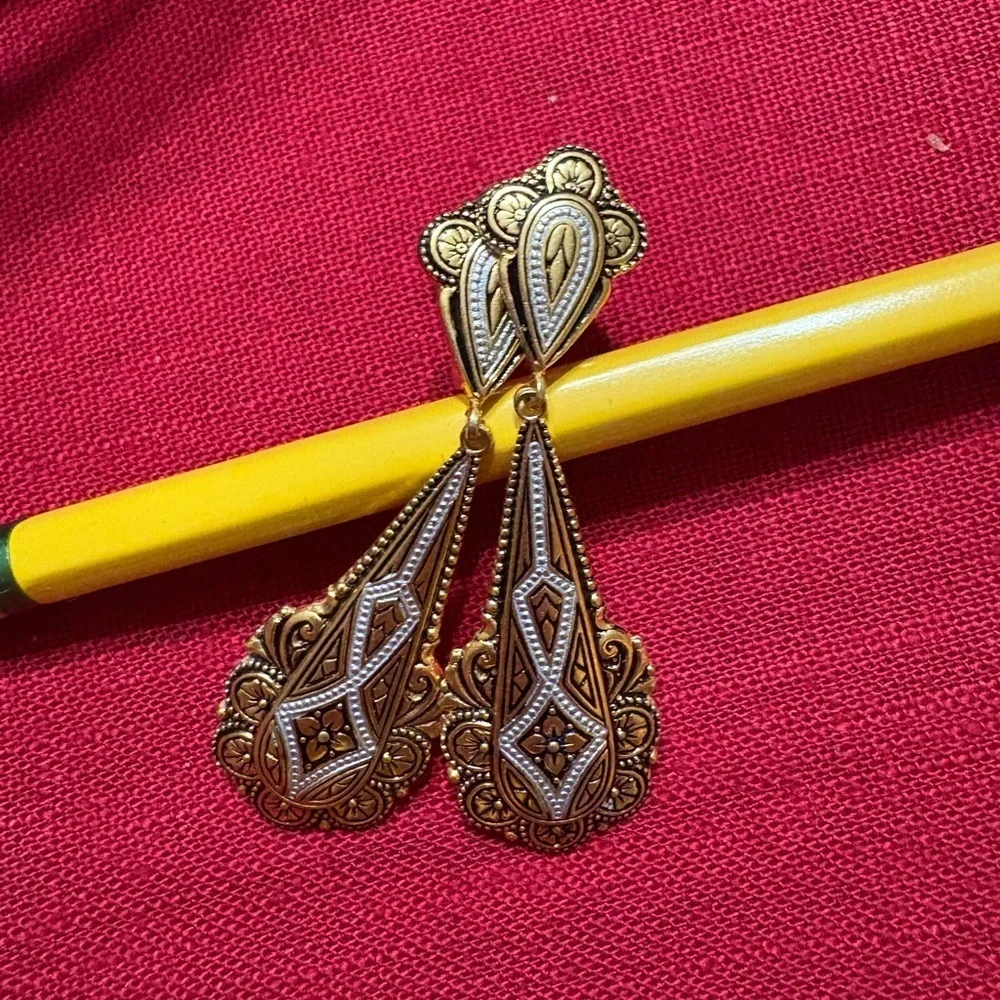 Vintage Elegant Gold and Silver Teardrop Earrings